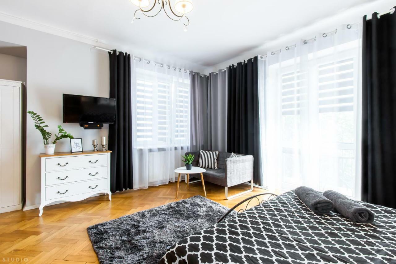 Clicktheflat Apartment Chmielna 7 ワルシャワ エクステリア 写真