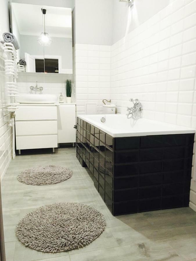 Clicktheflat Apartment Chmielna 7 ワルシャワ エクステリア 写真